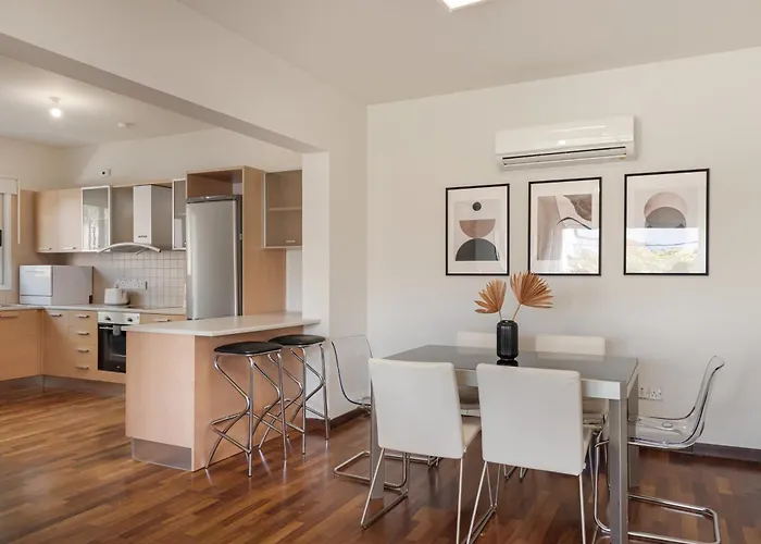 Phaedrus Living Evergreen Appartement *